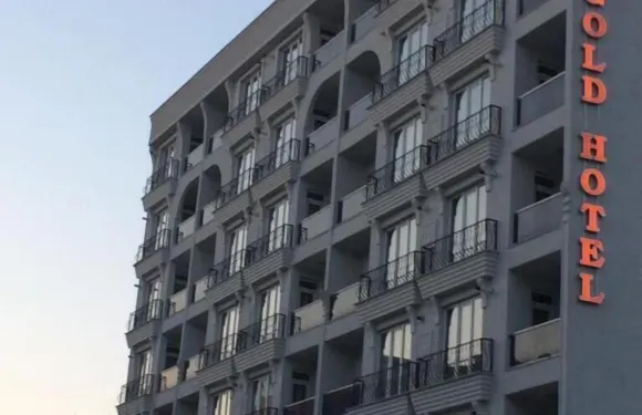 埃拉金色酒店