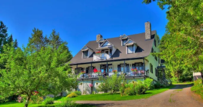 Auberge la Châtelaine Hotels near Charlevoix Museum