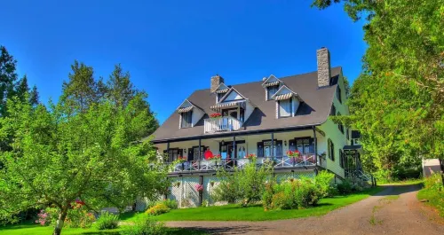 Auberge la Châtelaine Hotels in Les Eboulements