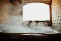 The Wentworth - Hot Tub