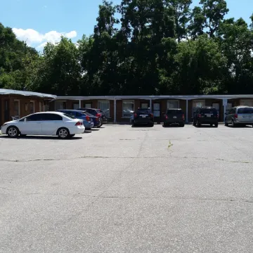 Traveller's Choice Motel