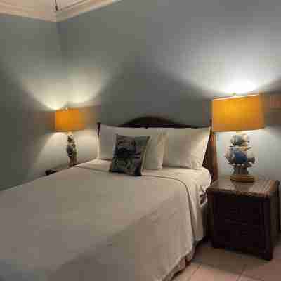 Ground Floor 1 Bedroom Pool, Hot Tub Private Beach Wifi Sleeps 3 Rooms