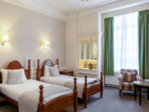 Adelphi hotel Hotels near Bold St