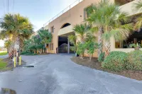 Beach Access and Boardwalk Condo in Dauphin Island - อ่างจากุชชี่