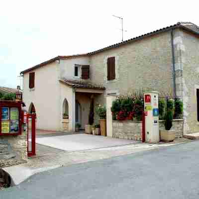 Logis Hôtel l'Hostellerie des Ducs Hotel Exterior