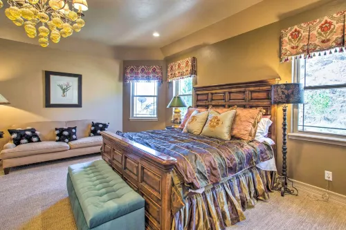 Spacious Grand Junction Home w/ Mountain View - balcony