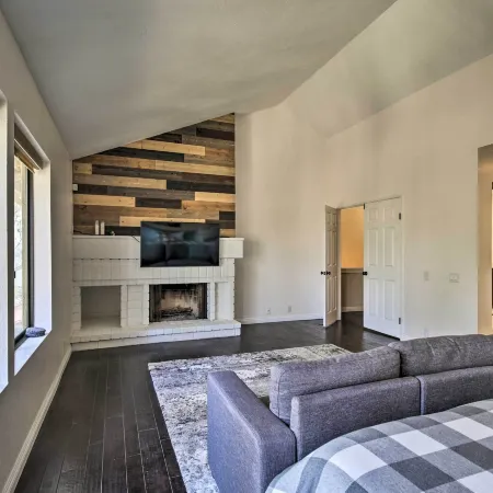 Spacious El Cajon Villa - 14 Mi to Downtown!