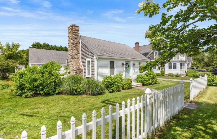 Village of Centerville.Beach Pass.Dog Friendly.1 Mile to Craigville Beach