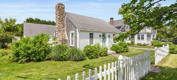 Village of Centerville.Beach Pass.Dog Friendly.1 Mile to Craigville Beach Hotels in Barnstable