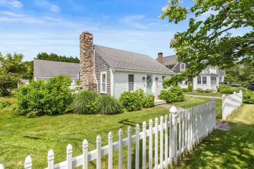 Village of Centerville.Beach Pass.Dog Friendly.1 Mile to Craigville Beach