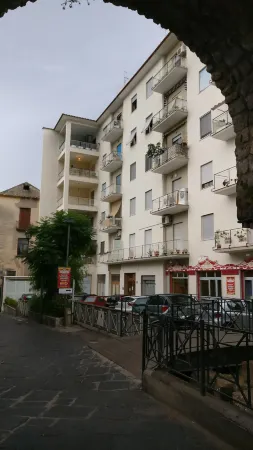 YourHome - Sersale Suites Отели рядом со станцией Сорренто