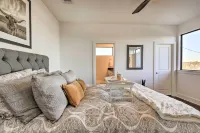 Entire Home w/ Lake Granbury Views + Game Room! - Balkon