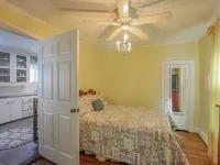 The Lilac Cottage is a charming 2-bedroom house in Cloudcroft with fenced yard! Hotels in Cloudcroft