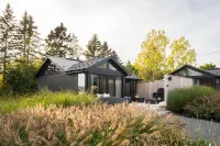 Wander the Resort Hotels in Bloomfield