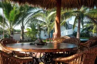 El Muro Majahua Retreat Center Hotels in Troncones