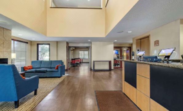 Comfort Inn & Suites