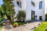 All About Villa Gardenias