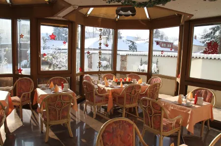 Aaaa Hotelwelt KÜBLER Отели рядом с достопримечательностью «Дворец Карлсруэ»