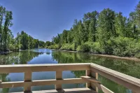 Floating Home on Columbia River w/ Provided Kayaks - balcony