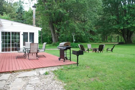 Craftsman Home on Lake Champlain Отели в г. Чази