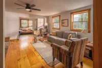 Mtn Views Colonial Home on Kingdom Trails!