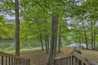 Rustic Cabin in the Woods 2-Acre Fishing Pond! - Homestays