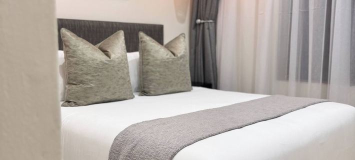 Apt 2 Bed in Stunning Golf Estate Hotels in Roodepoort