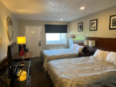 Maple Tree Inn Hotels in Laclede County