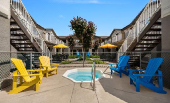 Days Inn by Wyndham Kelowna