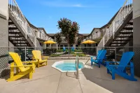 Days Inn by Wyndham Kelowna - Hot Tub