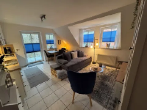 Small cozy vacation apartment! 10 minutes from the beach and center.