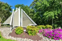 Game Room! Waterfront Group Haven in Ocean Pines - Wifi
