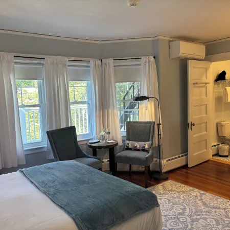 The Harbor Inn