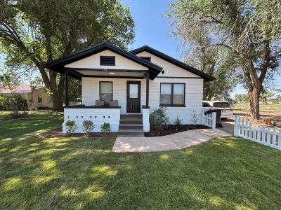 Cozy Ranch House Hotels near Zion Natural History Center