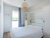 Odalys Le Petit Pont Residence Hotels in Hourtin