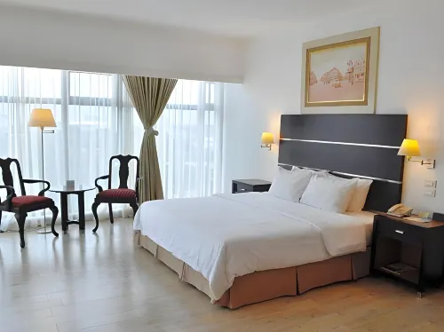 Days Hotel by Wyndham Iloilo