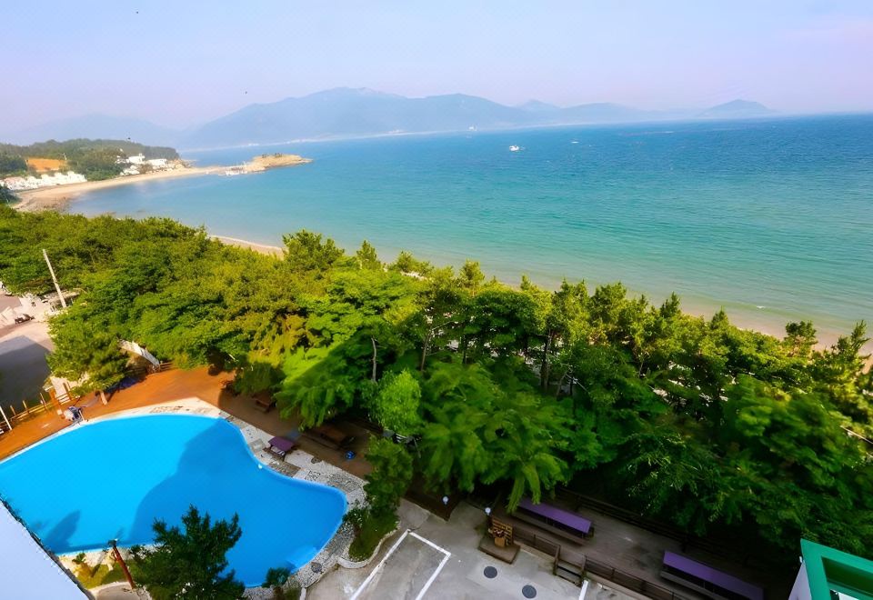 남해 비치 호텔 수영장