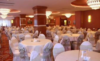 Oasis Hotel