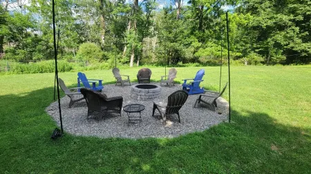 Spacious Family Retreat on 7.5 Private Acres Sleeps 14+ Pool/Hot Tub/Sauna/GR