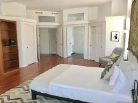 Bright, Spacious and sparkling clean 3 bed 2 bath