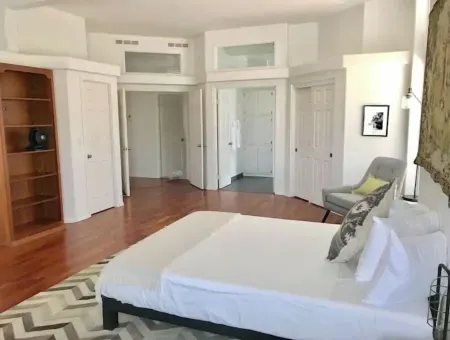 Bright, Spacious and sparkling clean 3 bed 2 bath