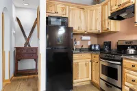 Le Chamonix B by Avantstay Located in Mountain Village, Close to Golf Course & Skiing