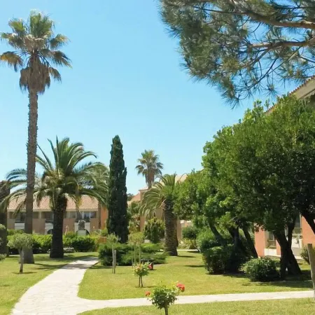 Vacancéole - Residence Sognu di Mare Отели в г. Лингуиццетта