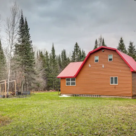 40-Acre, Off-Grid Wakefield Retreat w/ Gas Grill!