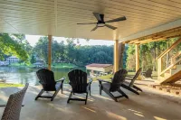 5Br - Lakefront Home - 4 King Beds, Private Dock, Kayaks, Canoe, & Fast WiFi