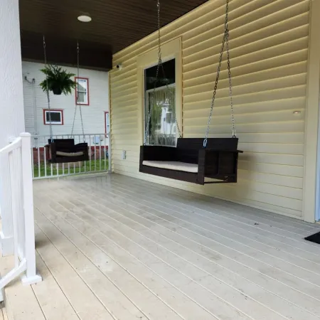 Hide Away Shanty -HAS. Charming and beautifully renovated 3-bedroom house. Отели в г. Клир Лейк