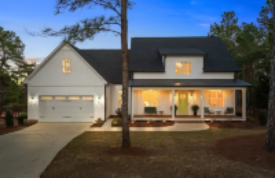 6Br w/ Golf Sim Putting Green Hot Tub Sauna Games