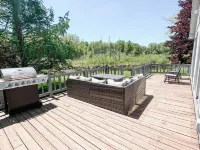 Creek Cabin - Clean and Charming 3-bedroom house in Prudenville with WiFi and AC Hotels in Roscommon County
