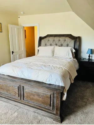 Mayor's Hideout- Cozy Downtown Townhouse 016564