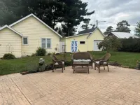 Romantic Cottage+Boating with Dock, + Atv Trails + Fishing+ .5 Mile to Downtown! Hotels in Chetek